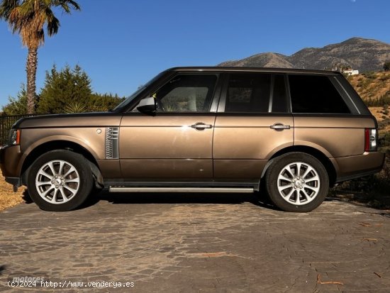 Land Rover Range Rover Vogue de 2011 con 177.000 Km por 25.500 EUR. en Malaga