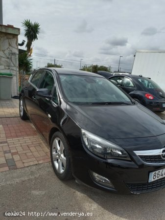 Opel Astra 1.6 Enjoy de 2010 con 73.000 Km por 6.800 EUR. en Valencia