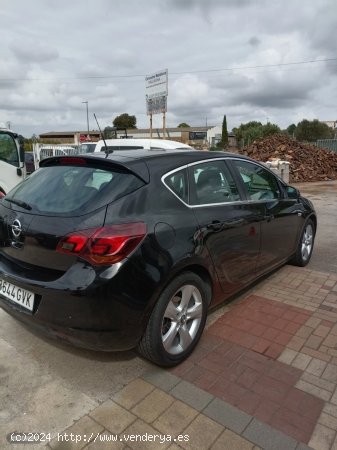 Opel Astra 1.6 Enjoy de 2010 con 73.000 Km por 6.800 EUR. en Valencia