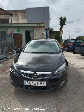 Opel Astra 1.6 Enjoy de 2010 con 73.000 Km por 6.800 EUR. en Valencia