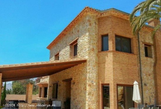 Villa en venta en Pedreguer (Alicante)