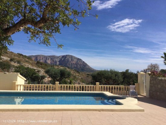 Villa en alquiler en Gata de Gorgos (Alicante)