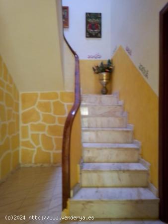 SE VENDE PISO /BUENA ZONA/BIEN CUIDADO - ALICANTE