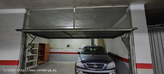 SE VENDE GARAJE / 2 COCHES/ CERRADO/ BUENA ZONA/ CENTRICA - ALICANTE