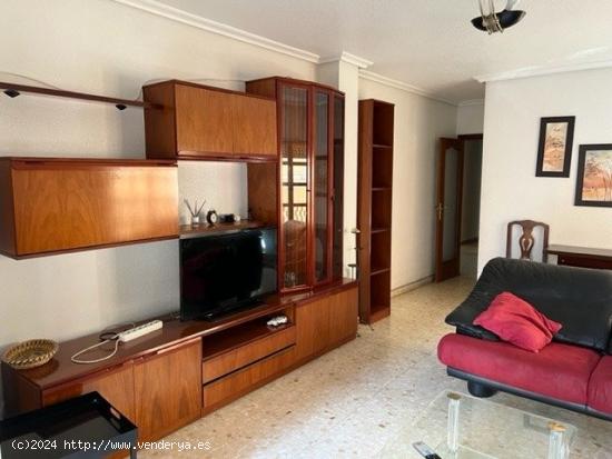 Venta de piso céntrico, 3 dormitorios, 2 baños, zona santa eulalia y universidad - MURCIA