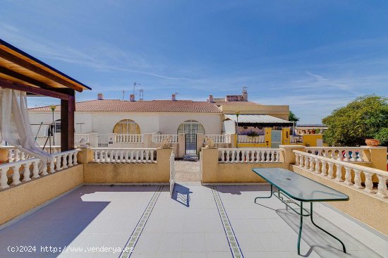 Chalet en venta en Torrevieja (Alicante)