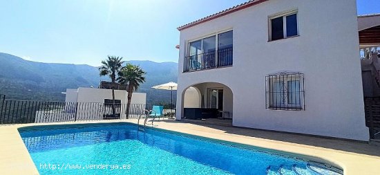 Villa en venta en Adsubia (Alicante)