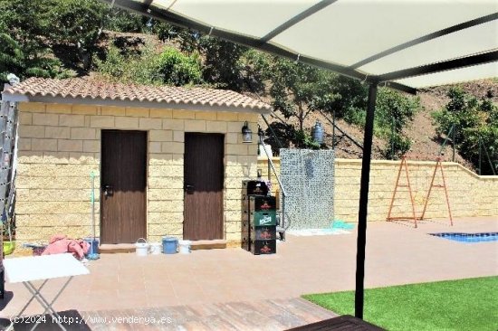 Villa en venta en Sayalonga (Málaga)