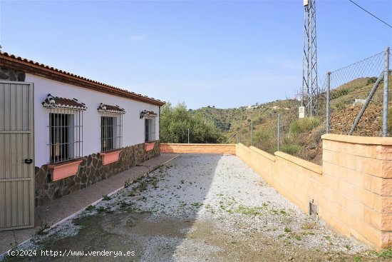 Villa en venta en Sayalonga (Málaga)