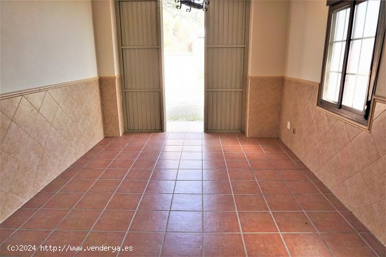 Villa en venta en Sayalonga (Málaga)