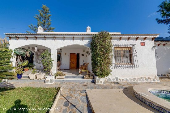  Villa en venta en Orihuela (Alicante) 