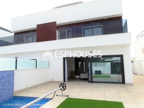  Bungalow en venta a estrenar en Pilar de la Horadada (Alicante) 