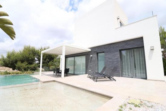 Moderna villa en Las Colinas Golf [amp ] Country Club con licencia turistica - ALICANTE