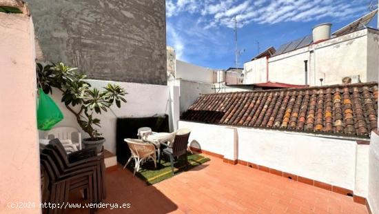 Casa de tres plantas a reformar en el casco antiguo de Marbella - MALAGA