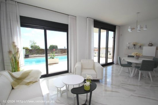 Villa en venta a estrenar en San Miguel de Salinas (Alicante)