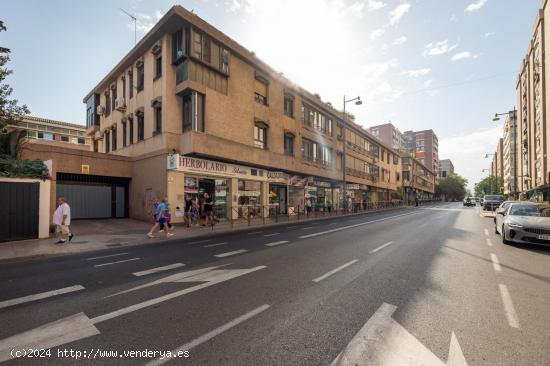  Plaza de garaje y trastero en zona Alminares junto al Puente Romano - GRANADA 