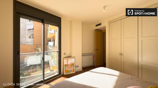 Habitación en piso compartido en barcelona. - BARCELONA