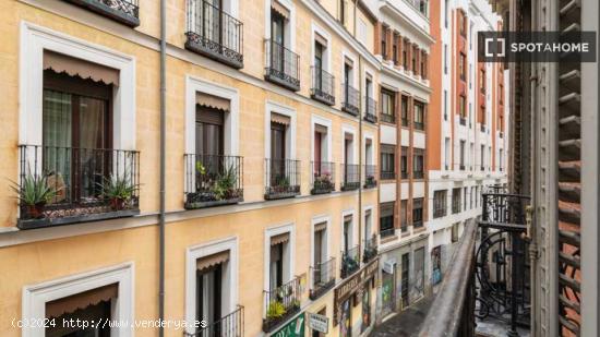 Acogedora habitación individual con aparcamiento para bicicletas - MADRID