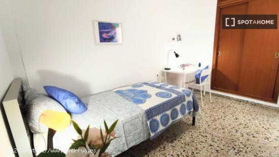 Habitación en piso compartido en Paterna - VALENCIA