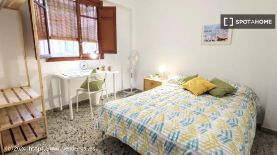 Habitación en piso compartido en Paterna - VALENCIA