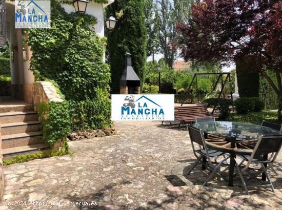 INMOBILIARIA LA MANCHA VENDE EXCLUSIVO CHALET EN LOS ALTO DE ESCUCHA. - ALBACETE