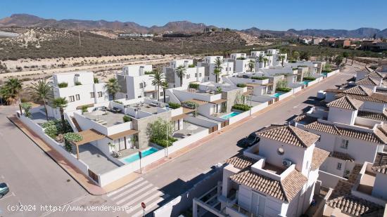  VILLAS PAREADAS DE PLANTA BAJA CON SOLÁRIUM - MURCIA 