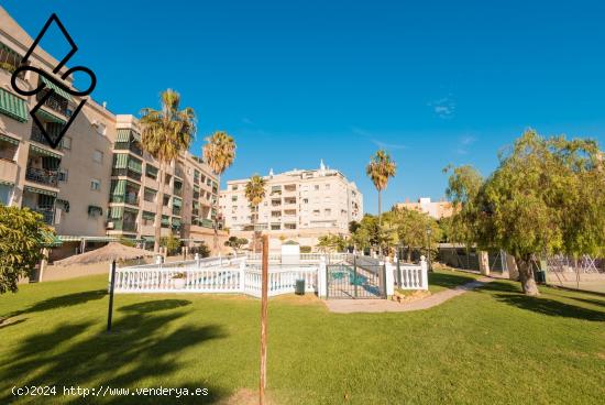 ¡Amanecer en el Cielo! Un Relato de Lujo en el Parque Litoral - MALAGA