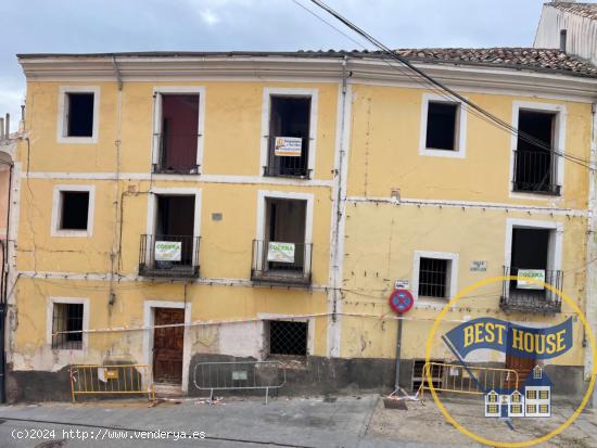  SOLAR EN EL CASCO HISTORICO - CUENCA 