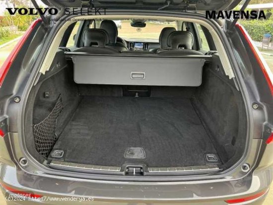 Volvo XC 60 XC60 Momentum, B4 mild hybrid (diesel) de 2022 con 24.411 Km por 43.500 EUR. en Badajoz