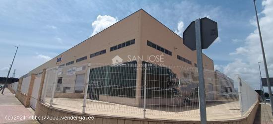 SE ALQUILA NAVE INDUSTRIAL EN NOVELDA ZONA POLIGONO FONDONET - ALICANTE