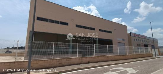 SE ALQUILA NAVE INDUSTRIAL EN NOVELDA ZONA POLIGONO FONDONET - ALICANTE