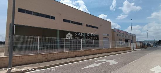 SE ALQUILA NAVE INDUSTRIAL EN NOVELDA ZONA POLIGONO FONDONET - ALICANTE