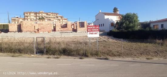 SOLAR ESQUINERO EN URB. MASIA LA FONT - TARRAGONA