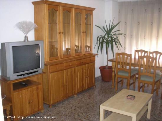  SE VENDE GRAN PISO, CON GARAJE Y TRASTERO, EN VILLACERRADA, CALLE ALBARDEROS - ALBACETE 