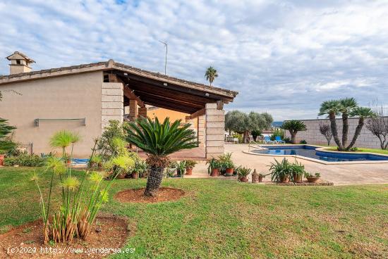 Villa rústica con piscina en Sa Casa Blanca - BALEARES