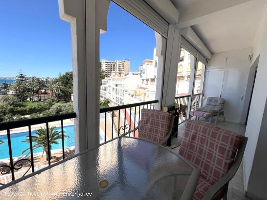 ALQUILER TEMPORADA VERANO. APARTAMENTO 1 DORMITORIO EN PRIMERA LÍNEA DE PLAYA. PISCINA - MALAGA