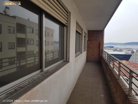 PISAZO DE 4 DORMITORIOS CON TERRAZA Y GARAJE - PONTEVEDRA