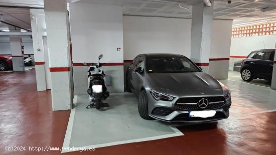 Parking plaza grande (coche y 2 motos). - BARCELONA