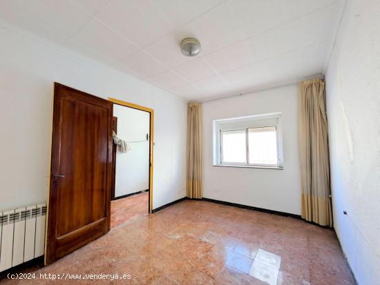 CASA TODA EN PLANTA BAJA PARA REFORMAR - TARRAGONA