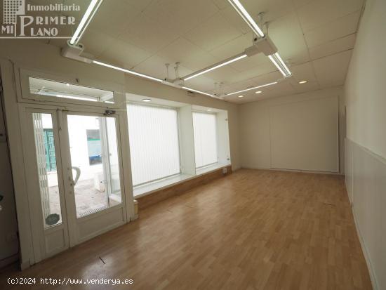 Local comercial en pleno centro, todo exterior, muy luminoso, con 54 m2 y por solo 550 € mes. - CI