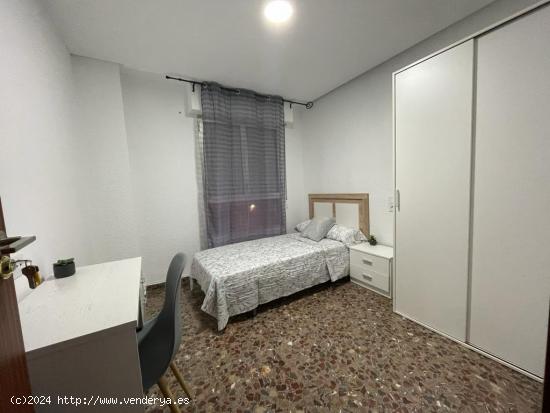 SE ALQUILAN HABITACIONES INDIVIDUALES  EN ELCHE (ALICANTE), CLAUDIA 633097354 - ALICANTE