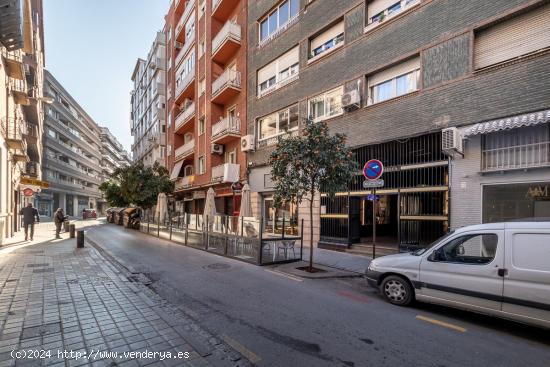 Oficina en Solarillo de Gracia CON POSIBILIDAD DE CAMBIO DE USO A VIVIENDA - GRANADA