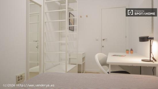 Piso de 13 habitaciones en alquiler en Madrid - MADRID