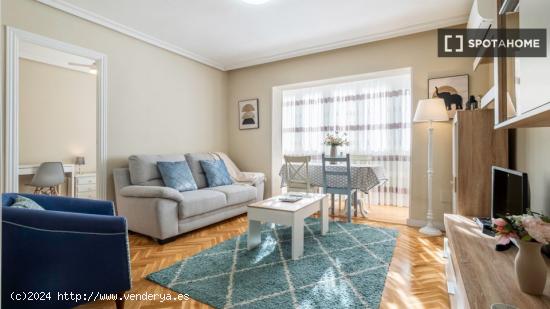 Fabuloso apartamento cerca de la estación “Parque de Sta. María”. - MADRID