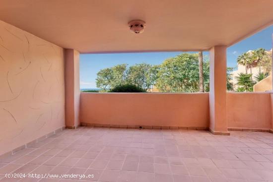 AMPLIO APARTAMENTO DE 3 DORMITORIOS EN LAGOS SANTA MARIA-ELVIRIA (MARBELLA) - MALAGA