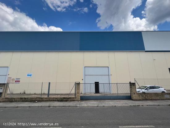 CASABANCO VENDE DOS NAVES INDUSTRIALES EN PLASENCIA. - CACERES