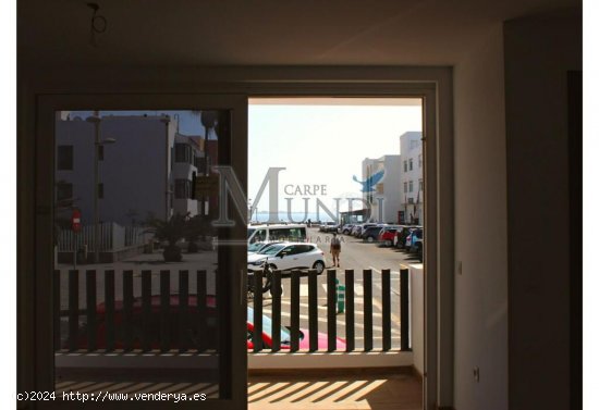 Piso en La Oliva, Corralejo - ¡Vistas al Mar y Comodidades Modernas!