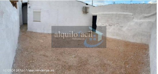 SE VENDE CASA EN CASAS DE JUAN NUÑEZ/ 6 DORMITORIOS/ 2 BAÑOS/ 82000€