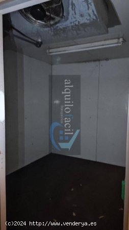 SE ALQUILA LOCAL/ DIONISIO GUARDIOLA/ 200 METROS/ 700€