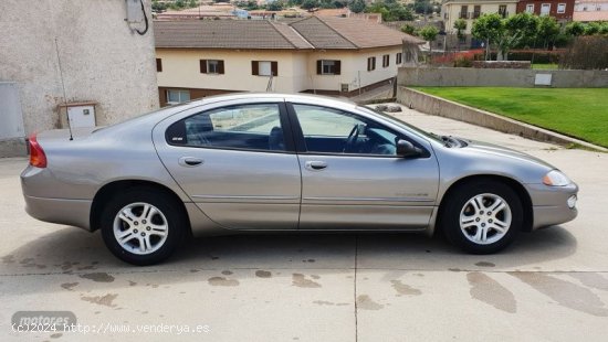 Dodge Avenger Intrepid 3.2 de 1998 con 152.686 Km por 5.400 EUR. en Madrid